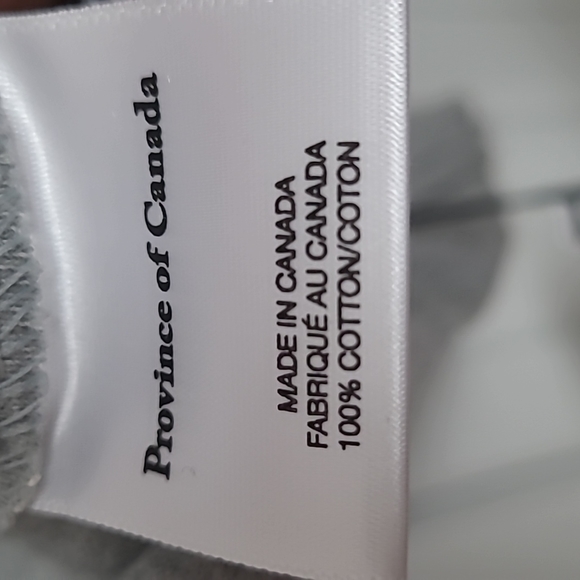 Accent Pillow Case | Province of Canada | Bonjour - Picture 4 of 7